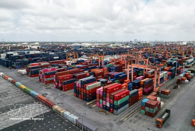 Containers of goods at Tan Vu Port, Hai Phong city (Photo: VNA)