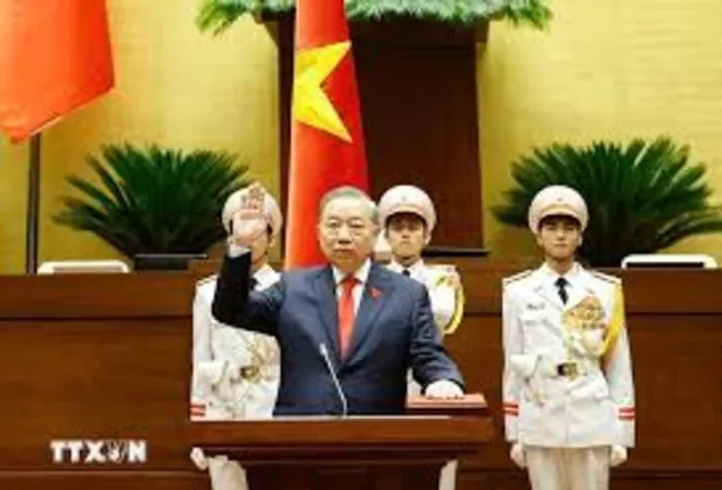President of the Socialist Republic of Vietnam To Lam takes the oath of office on April 7, 2026. (Photo: VNA)