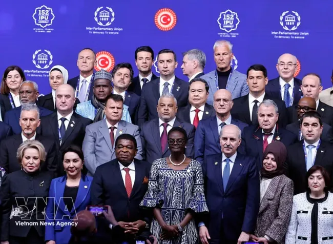 Chairman of the Vietnamese National Assembly Tran Thanh Man and other heads of delegations at the opening ceremony of the IPU-152 in Istanbul on April 15 (Photo: VNA)