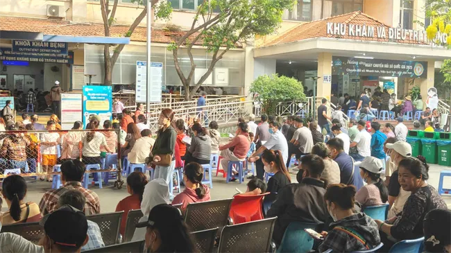 Giảm qu&aacute; tải v&agrave; tăng cường th&ecirc;m địa điểm cho Bệnh viện Mắt TP Hồ Ch&iacute; Minh- Ảnh 1.