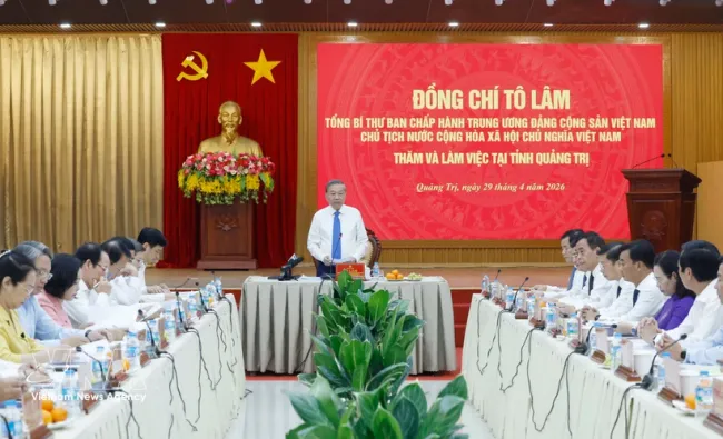 Party General Secretary and State President To Lam speaks at the meeting. (Photo: VNA)