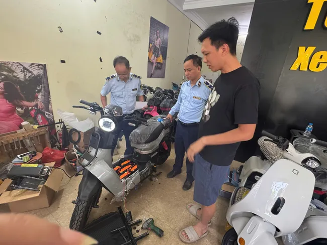 Hà Nội: Thu giữ hàng loạt xe điện "đội lốt" tốc độ như xe máy