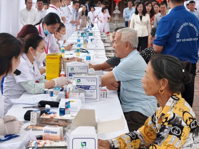 H&agrave;ng ngh&igrave;n người d&acirc;n Hải Ph&ograve;ng được kh&aacute;m bệnh miễn ph&iacute;- Ảnh 3.