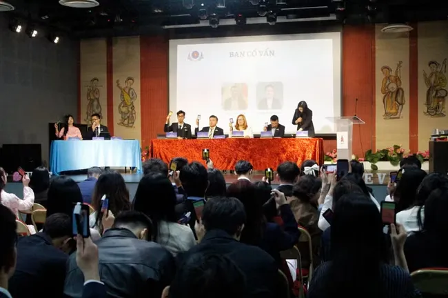 The second congress of the Vietnamese Youth and Student Federation in Europe (VYSEF) on May 9 ( Photo: VNA)