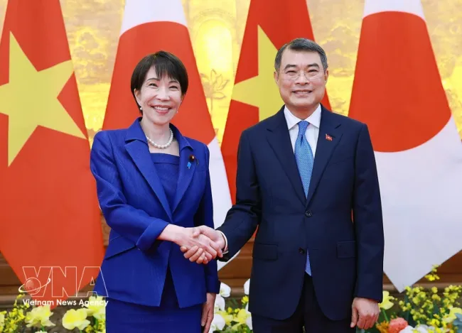 Prime Minister Le Minh Hung and Japanese Prime Minister Takaichi Sanae. (Photo: VNA)