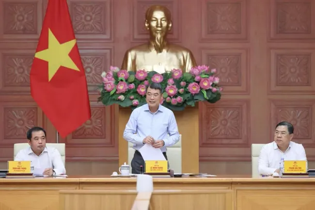 Thủ tướng: Hà Nội phấn đấu khởi công một số dự án nhà ở cho thuê trong tháng 6