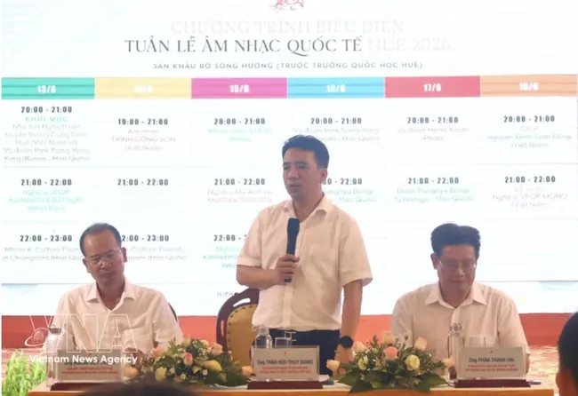 Vice Chairman of the Hue municipal People’s Committee Tran Huu Thuy Giang speaks at the press conference (Photo: VNA)