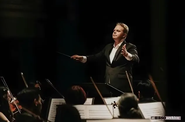 Finnish conductor Kalle Kuusava will lead the concert celebrating great composers Tchaikovsky, Mussorgsky and Bartók at the Saigon Opera House on June 20. (Photo: Courtesy of HBSO)