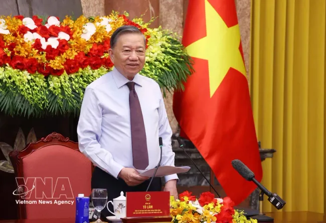 Party General Secretary and State President To Lam on June 16, 2026 meets with 101 outstanding journalists who win National Press Awards over the years, held ahead of the 101st anniversary of Vietnam Revolutionary Press Day (June 21, 1925–2026). (Photo: VNA)