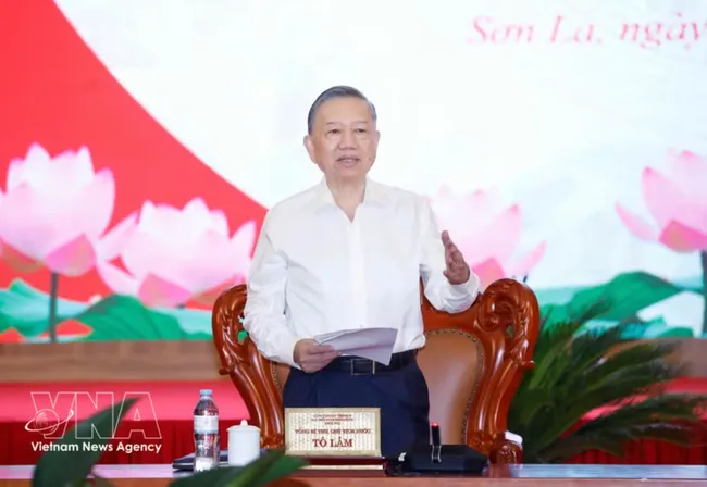 Party General Secretary and State President To Lam addresses a working session with the Son La provincial Party Committee's Standing Board on July 16 (Photo: VNA)