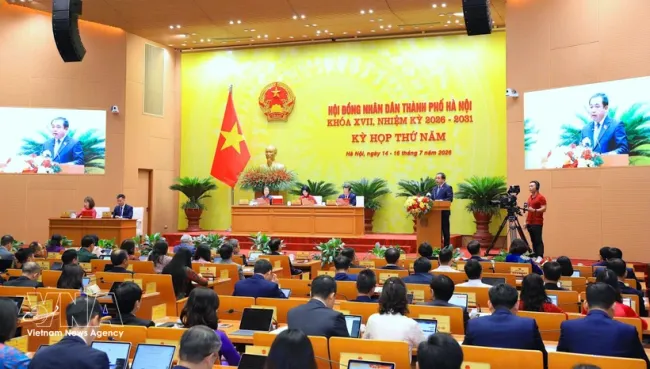 An overview of the opening ceremony of the fifth session of the 17th Hanoi People's Council. (Photo: VNA)