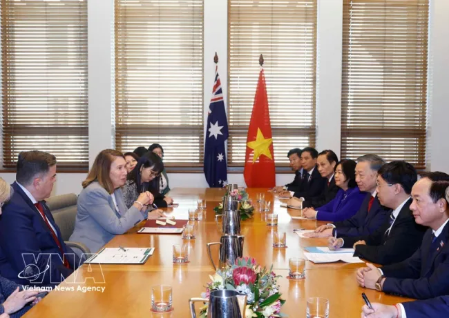 General Secretary of the Communist Party of Vietnam Central Committee and President of Vietnam To Lam meets with President of the Australian Senate Sue Lines and Speaker of the House of Representatives Milton Dick in Canberra on August 11, 2026. (Photo: VNA)