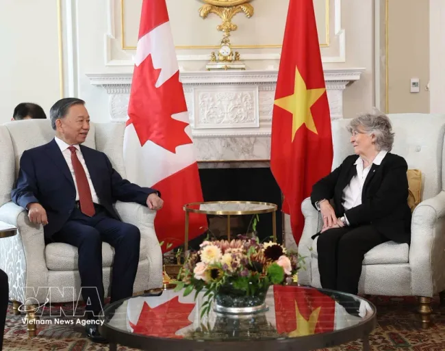 General Secretary of the Communist Party of Vietnam Central Committee and President To Lam meets with Governor General of Canada Louise Arbour at Rideau Hall in Ottawa on September 24 morning (local time). Photo: VNA