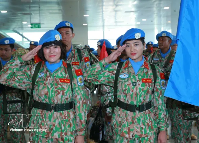 Members of Vietnam’s Engineering Unit Rotation 5 depart to undertake UN peacekeeping duties in Abyei. (Photo: VNA)