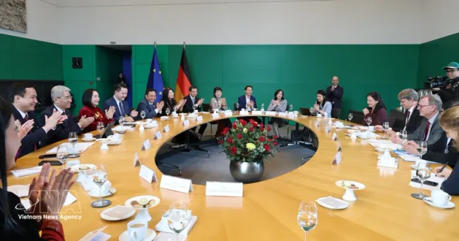 At the talks between Vice President of the National Assembly (NA) Nguyen Thi Thanh and Vice President of the German Bundestag Bodo Ramelow. (Photo: VNA)
