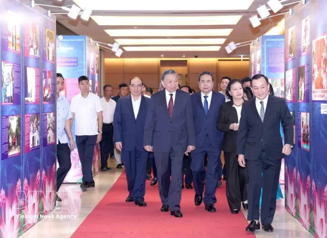General Secretary of the Communist Party of Vietnam Central Committee and President To Lam, and other Party and State leaders visit an exhibition themed 
