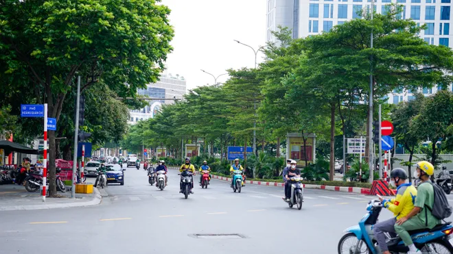 Cận cảnh nút giao thông thí điểm lắp đặt camera trên đường Phạm Văn Bạch (Hà Nội)- Ảnh 8.