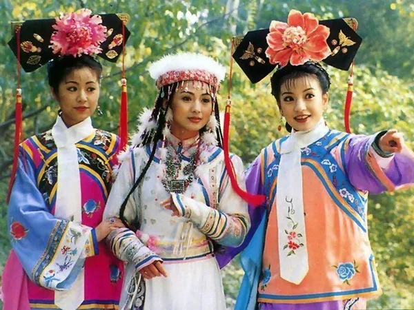 Phi&ecirc;n bản &ldquo;Ho&agrave;n Ch&acirc;u c&ocirc;ng ch&uacute;a 4.0&rdquo;: Du h&agrave;nh thời gian, đổi vai nữ ch&iacute;nh - Ảnh 5.