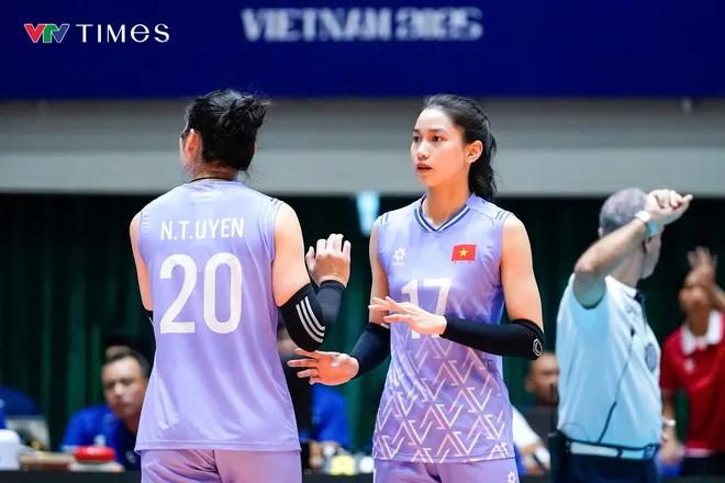 Những "bộ cánh" bắt mắt của tuyển bóng chuyền nữ Việt Nam- Ảnh 1. Những "bộ cánh" bắt mắt của tuyển bóng chuyền nữ Việt Nam- Ảnh 1.