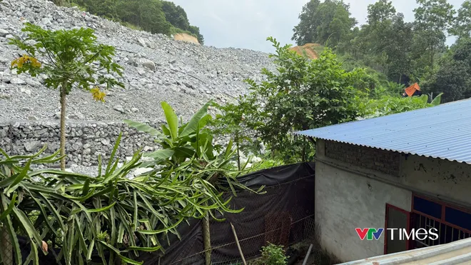 Nỗi lo sạt lở rình rập khi mùa mưa bão đến  - Ảnh 3.