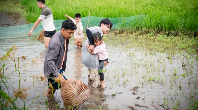 Con gái Neko Lê đòi về khi đang tham gia Bố ơi mình đi đâu thế - Ảnh 8.