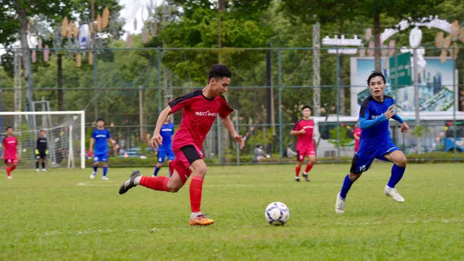 Gần 5.000 cầu thủ tham dự Giải bóng đá cộng đồng ở Bình Dương- Ảnh 4. Gần 5.000 cầu thủ tham dự Giải bóng đá cộng đồng ở Bình Dương- Ảnh 4.