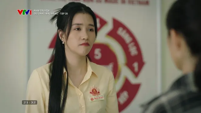 Dịu dàng màu nắng - Tập 20: Xuân bị điều chuyển đi dọn vệ sinh, Phong rơi vào bẫy của bà Hà - Ảnh 5.