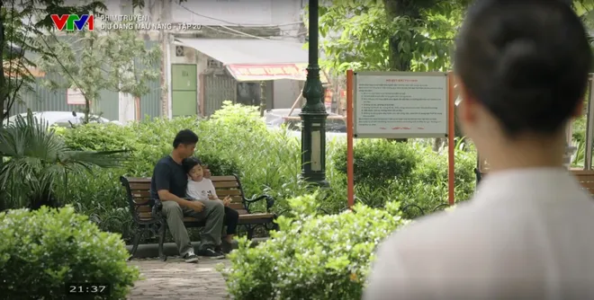 Dịu dàng màu nắng - Tập 20: Xuân bị điều chuyển đi dọn vệ sinh, Phong rơi vào bẫy của bà Hà - Ảnh 9.