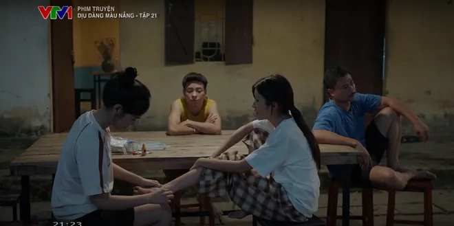 Dịu d&agrave;ng m&agrave;u nắng - Tập 21: Phong xử l&yacute; gi&uacute;p anh em Bắc tho&aacute;t cảnh bị ch&egrave;n &eacute;p - Ảnh 11.