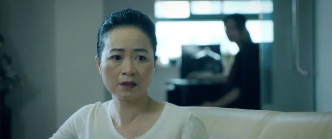 Vừa xả vai sang chảnh trong Những chặng đường bụi bặm, NSƯT Linh Huệ v&agrave;o vai gi&uacute;p việc trong phim mới - Ảnh 1.