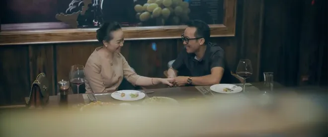 Vừa xả vai sang chảnh trong Những chặng đường bụi bặm, NSƯT Linh Huệ v&agrave;o vai gi&uacute;p việc trong phim mới - Ảnh 2.