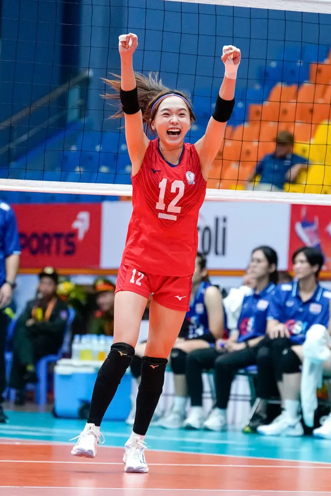 Liao Yi-Jen: "Thiên thần" chuyền hai trên sân, phong cách ấn tượng ngoài đời- Ảnh 4. Liao Yi-Jen: "Thiên thần" chuyền hai trên sân, phong cách ấn tượng ngoài đời- Ảnh 4.