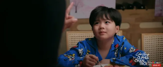 Cầu vồng ở phía chân trời: Chị Ngà giúp việc vẫn lén lút cho Khoai uống nước ngọt - Ảnh 2.