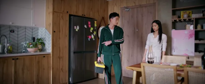 Cầu vồng ở phía chân trời - Tập 10: Uống rượu say, Tuấn - Oanh vượt qua giới hạn- Ảnh 3. Cầu vồng ở phía chân trời - Tập 10: Uống rượu say, Tuấn - Oanh vượt qua giới hạn- Ảnh 3.