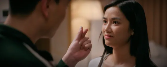 Cầu vồng ở phía chân trời - Tập 10: Uống rượu say, Tuấn - Oanh vượt qua giới hạn- Ảnh 9. Cầu vồng ở phía chân trời - Tập 10: Uống rượu say, Tuấn - Oanh vượt qua giới hạn- Ảnh 9.