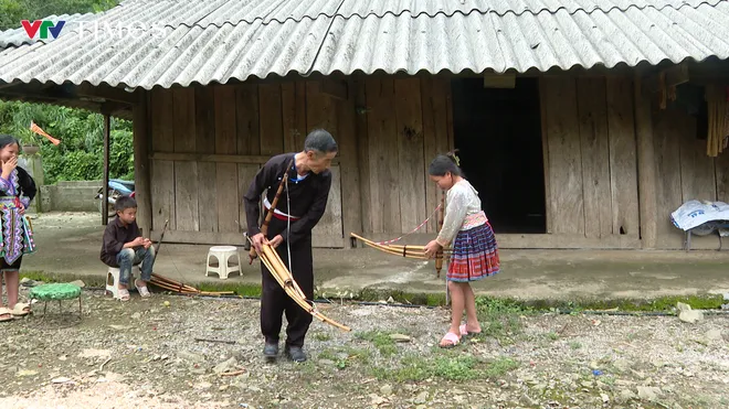 Những người giữ lửa tiếng khèn Mông giữa đại ngàn Tây Bắc - Ảnh 8.