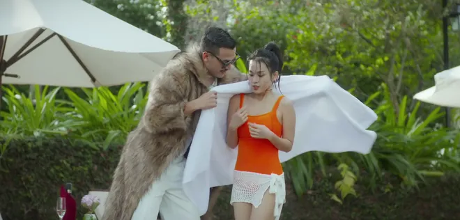 Mặt trời lạnh - Tập 17: Bắt cá hai tay, cô gái xử trí ra sao khi 2 chàng trai chạm mặt?- Ảnh 6. Mặt trời lạnh - Tập 17: Bắt cá hai tay, cô gái xử trí ra sao khi 2 chàng trai chạm mặt?- Ảnh 6.