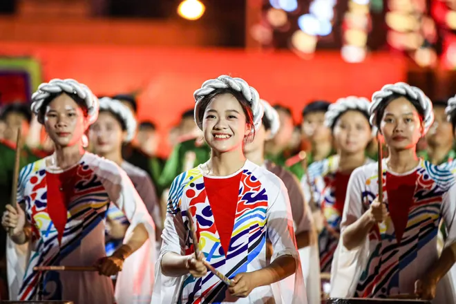 Mãn nhãn Lễ khai mạc Giải bóng đá Công an, Cảnh sát các nước ASEAN
- Ảnh 3. Mãn nhãn Lễ khai mạc Giải bóng đá Công an, Cảnh sát các nước ASEAN
- Ảnh 3.