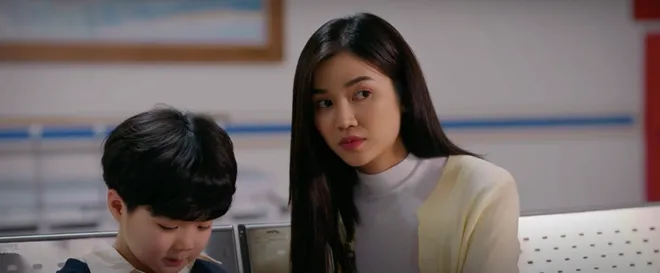 Cầu vồng ở phía chân trời - Tập 12: Oanh lo lắng khi biết Tuấn có cô gái khác săn đón- Ảnh 6. Cầu vồng ở phía chân trời - Tập 12: Oanh lo lắng khi biết Tuấn có cô gái khác săn đón- Ảnh 6.