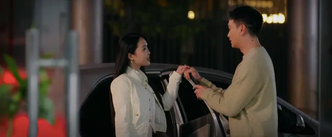 Cầu vồng ở phía chân trời - Tập 12: Oanh lo lắng khi biết Tuấn có cô gái khác săn đón- Ảnh 7. Cầu vồng ở phía chân trời - Tập 12: Oanh lo lắng khi biết Tuấn có cô gái khác săn đón- Ảnh 7.