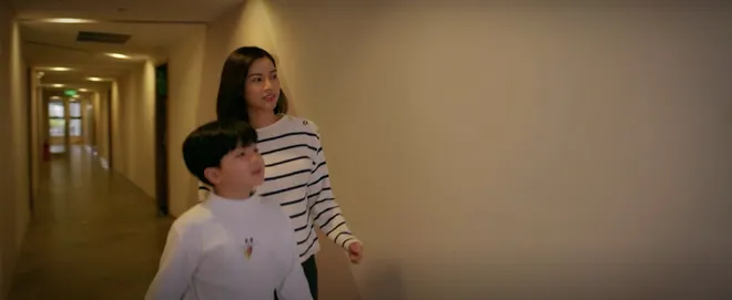 Cầu vồng ở phía chân trời - Tập 12: Oanh lo lắng khi biết Tuấn có cô gái khác săn đón- Ảnh 9. Cầu vồng ở phía chân trời - Tập 12: Oanh lo lắng khi biết Tuấn có cô gái khác săn đón- Ảnh 9.