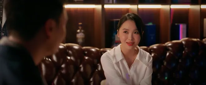 Cầu vồng ở phía chân trời - Tập 12: Oanh lo lắng khi biết Tuấn có cô gái khác săn đón- Ảnh 15. Cầu vồng ở phía chân trời - Tập 12: Oanh lo lắng khi biết Tuấn có cô gái khác săn đón- Ảnh 15.