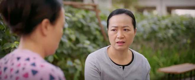 Cầu vồng ở ph&iacute;a ch&acirc;n trời - Tập 13: Oanh - Tuấn l&eacute;n l&uacute;t hẹn h&ograve; gặp đ&uacute;ng gi&uacute;p việc nhiều chuyện- Ảnh 2.