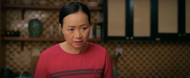 Cầu vồng ở ph&iacute;a ch&acirc;n trời - Tập 13: Oanh - Tuấn l&eacute;n l&uacute;t hẹn h&ograve; gặp đ&uacute;ng gi&uacute;p việc nhiều chuyện- Ảnh 5.