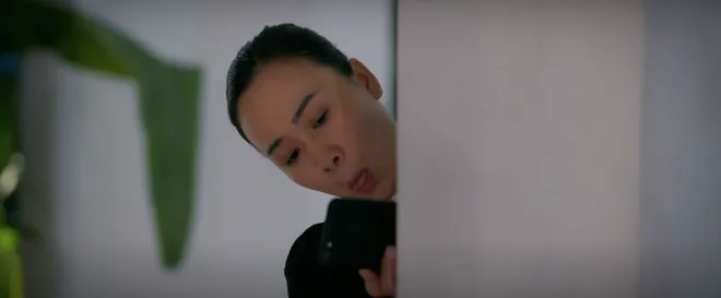 Cầu vồng ở ph&iacute;a ch&acirc;n trời - Tập 13: Oanh - Tuấn l&eacute;n l&uacute;t hẹn h&ograve; gặp đ&uacute;ng gi&uacute;p việc nhiều chuyện- Ảnh 10.