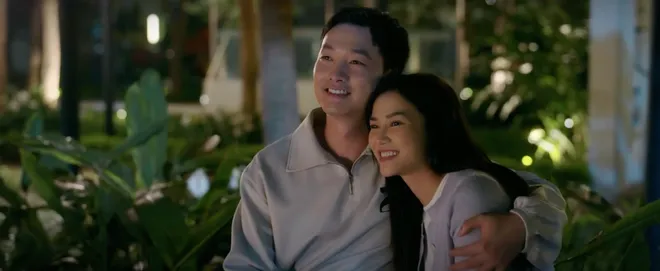 Cầu vồng ở ph&iacute;a ch&acirc;n trời - Tập 13: Oanh - Tuấn l&eacute;n l&uacute;t hẹn h&ograve; gặp đ&uacute;ng gi&uacute;p việc nhiều chuyện- Ảnh 11.