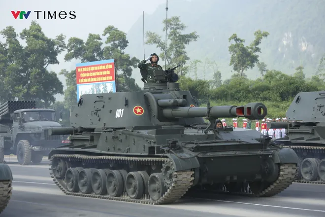 Hàng loạt khí tài quân sự tham gia tổng hợp luyện diễu binh chuẩn bị cho đại lễ 2/9 - Ảnh 6.