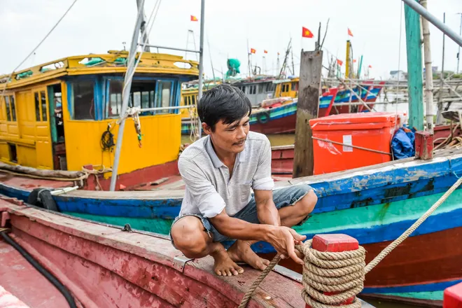 Ninh Bình: Đảm bảo an toàn tuyệt đối cho tàu thuyền trước giờ bão đổ bộ - Ảnh 6.