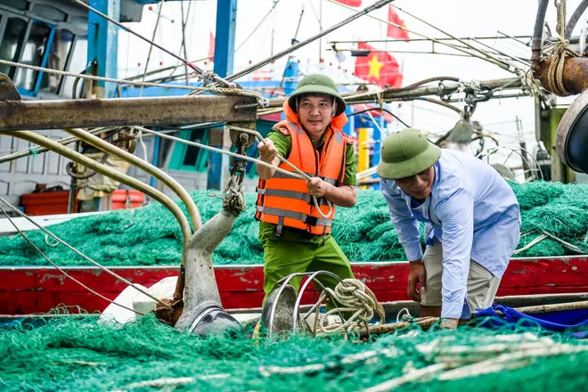 Ninh Bình: Đảm bảo an toàn tuyệt đối cho tàu thuyền trước giờ bão đổ bộ - Ảnh 5.
