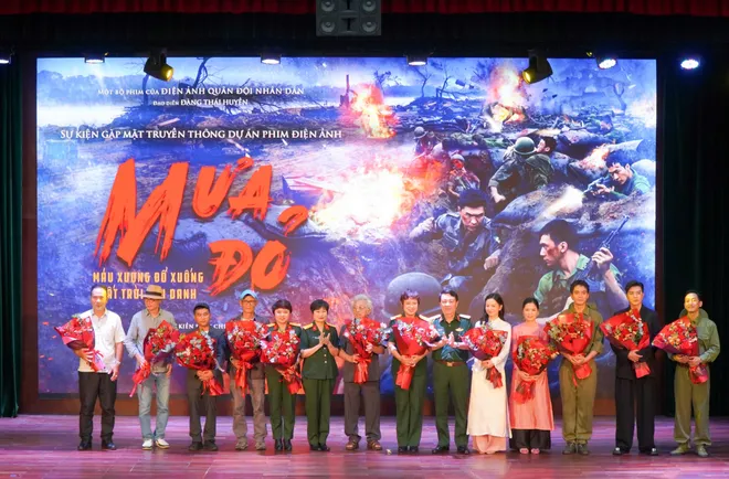 Phim điện ảnh "Mưa đỏ" gây xúc động mạnh: Tái hiện 81 ngày đêm khốc liệt tại Thành cổ Quảng Trị - Ảnh 8.